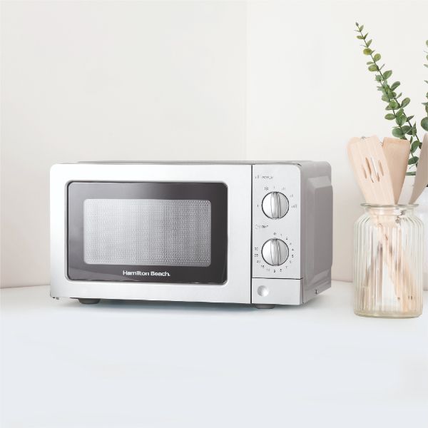 Hamilton Beach 20L, 700W Microwave - Silver